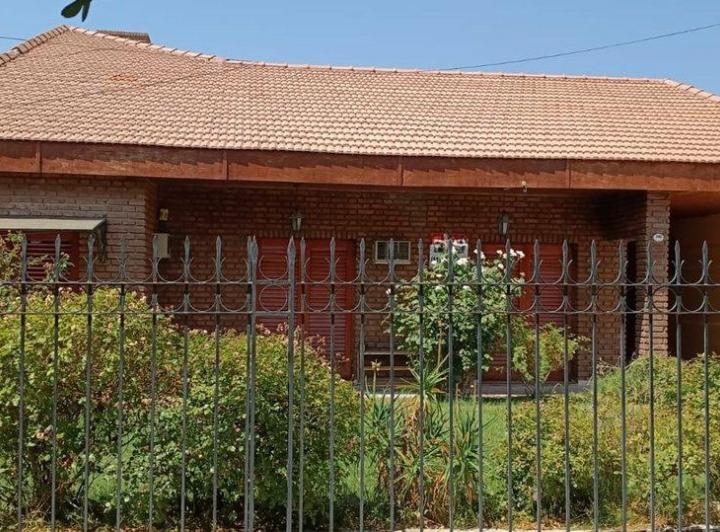 Casa · 254m² · 8 Ambientes · 2 Cocheras