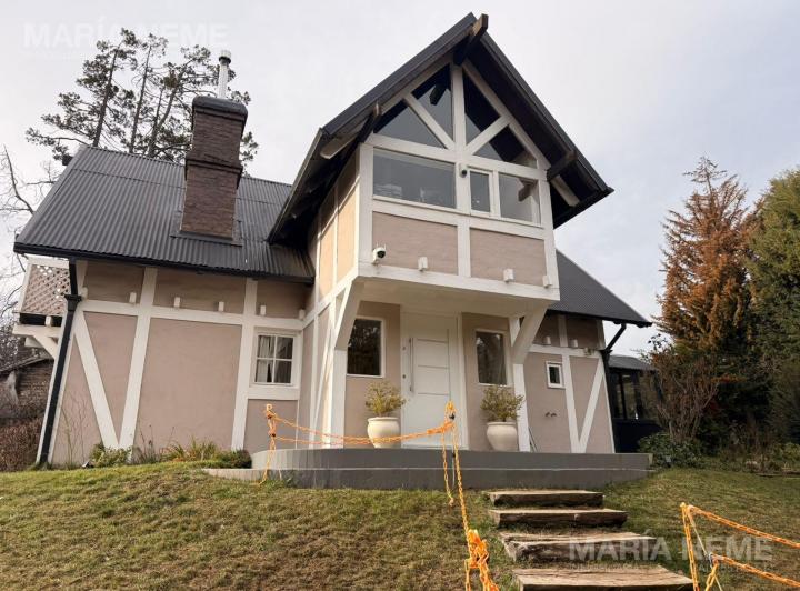 Casa · 175m² · 6 Ambientes · 1 Cochera