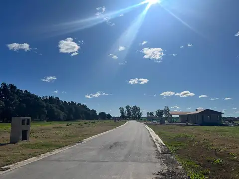 Terreno en Venta en Los Pinares Country Club, Countries y Barrios Cerrados en Exaltacion de la Cruz
