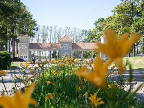 Terreno en Venta en Los Pinares Country Club, Countries y Barrios Cerrados en Exaltacion de la Cruz