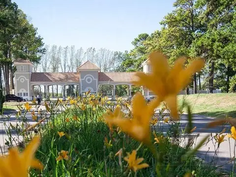 Terreno en Venta en Los Pinares Country Club, Countries y Barrios Cerrados en Exaltacion de la Cruz