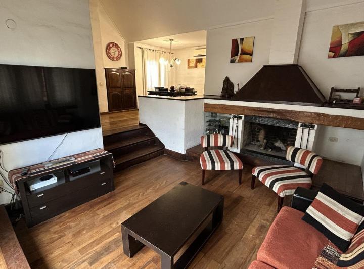 Casa · 307m² · 4 Ambientes · 1 Cochera
