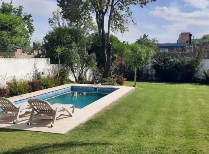 Casa · 360m² · 4 Ambientes