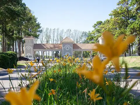 Terreno en Venta en Los Pinares Country Club, Countries y Barrios Cerrados en Exaltacion de la Cruz
