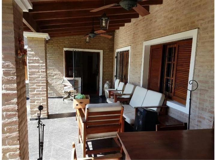 Casa · 290m² · 4 Ambientes · 2 Cocheras