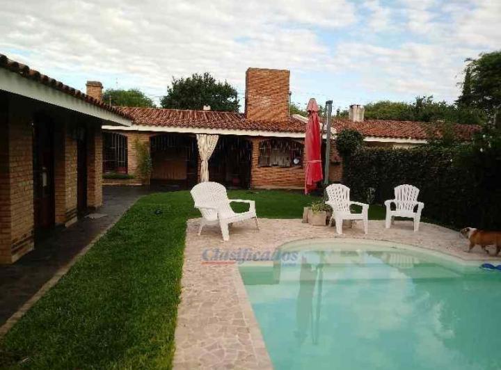 Casa · 350m² · 6 Ambientes · 2 Cocheras