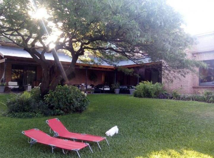 Casa · 342m² · 3 Ambientes · 4 Cocheras