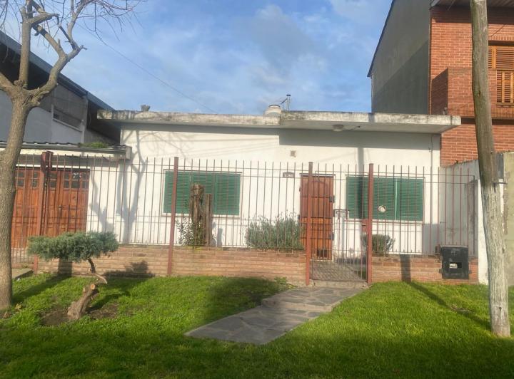 Casa · 70m² · 2 Dormitorios · 2 Cocheras