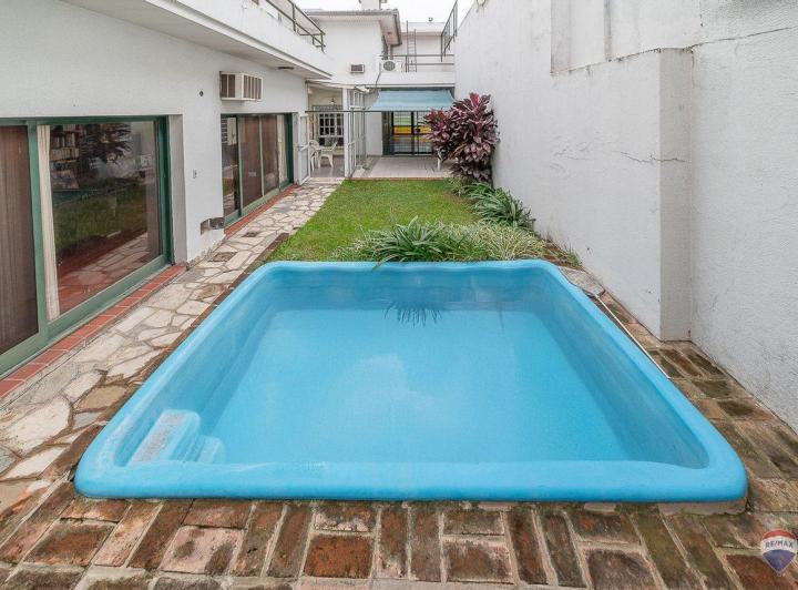 Casa · 258m² · 5 Ambientes · 2 Cocheras