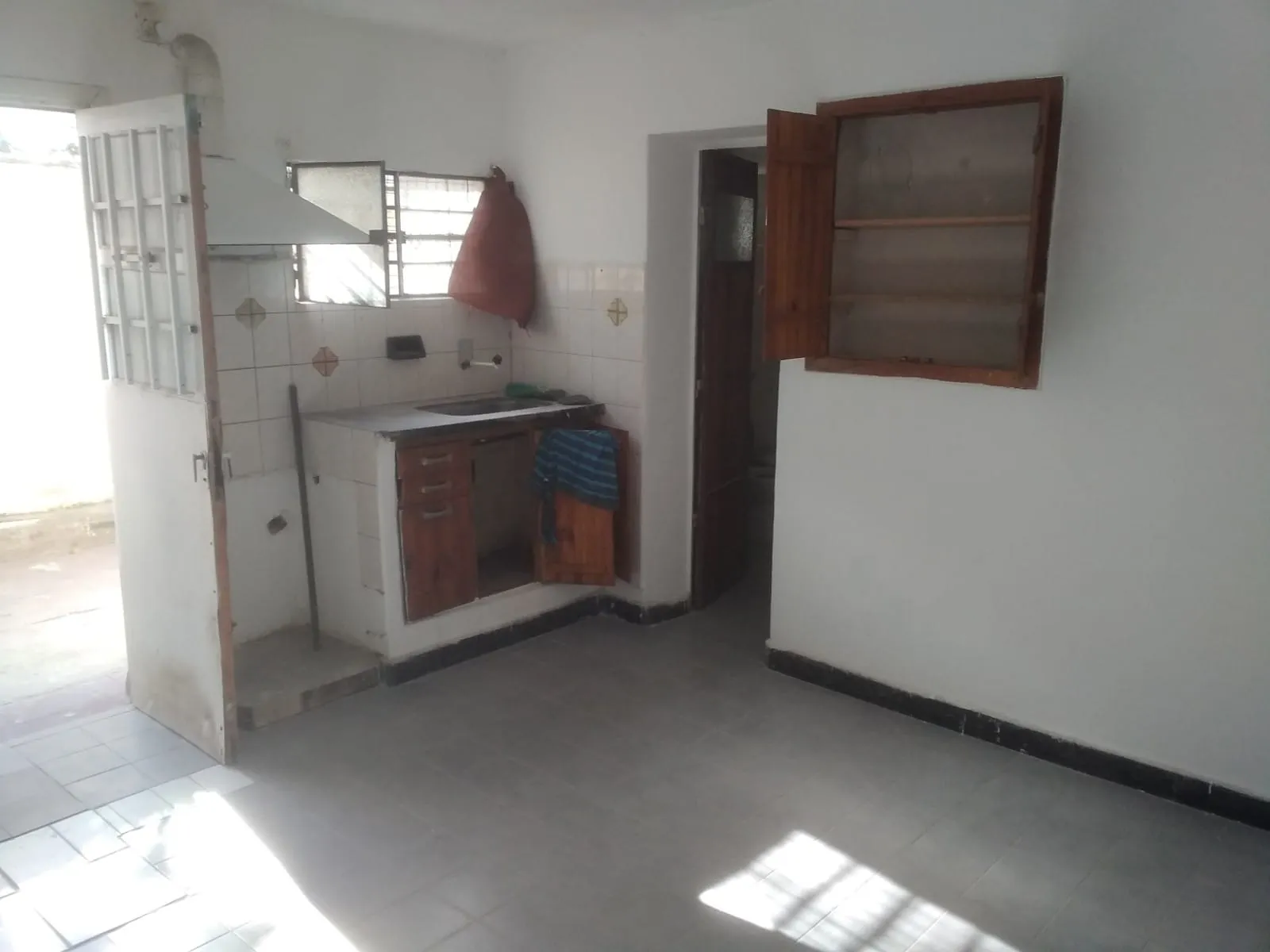 Dueño alquila Guiñazu dpto 1 dorm. Cocina baño comedor living y patio