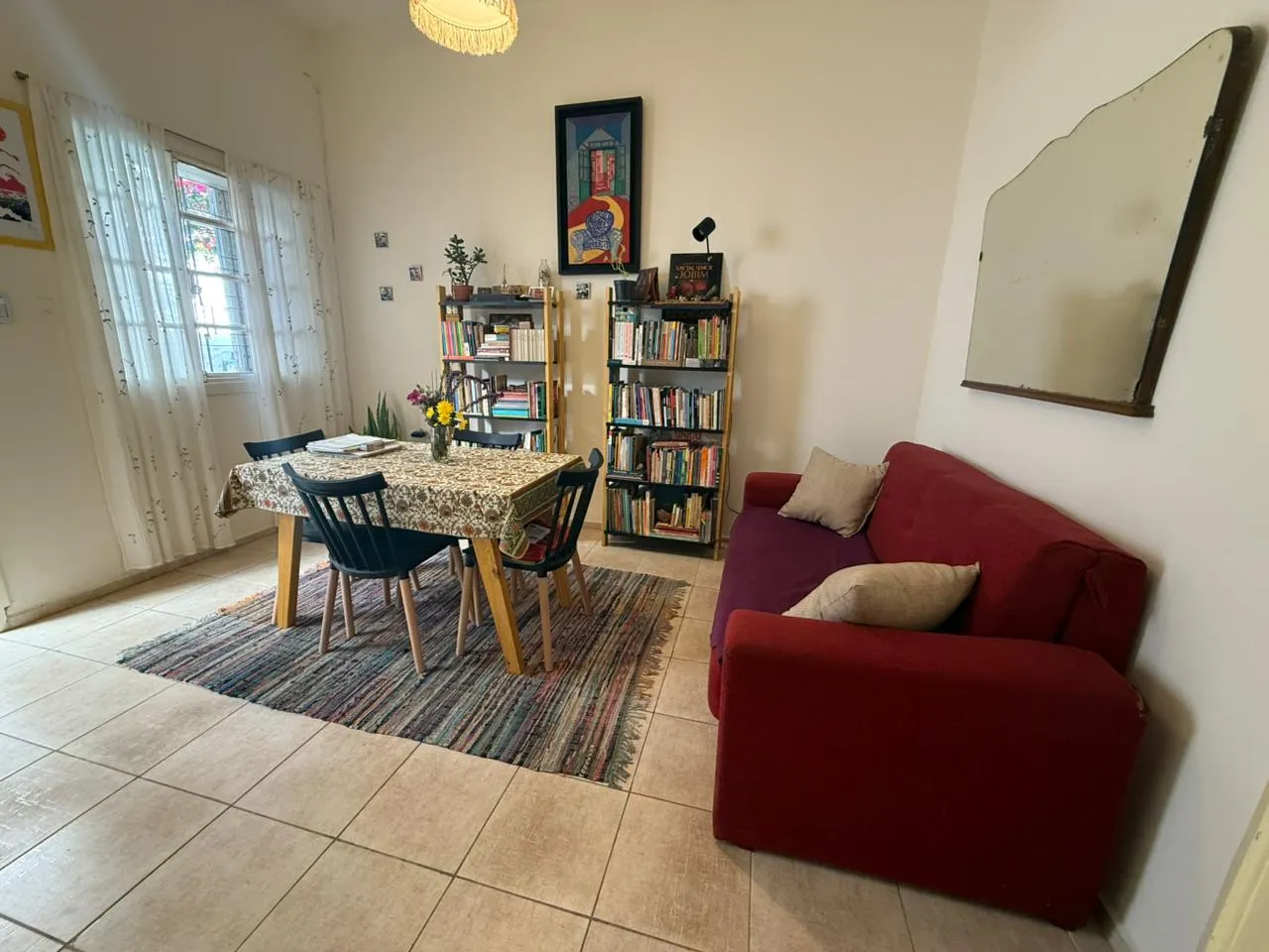 Vendo Casa 2 Dorm. Sobre Castro Barros Al 1000, Muy Cerca del Centro de Cordoba