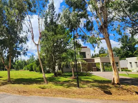 Terreno en Venta en Lisandro Olmos Etcheverry, Partido de La Plata