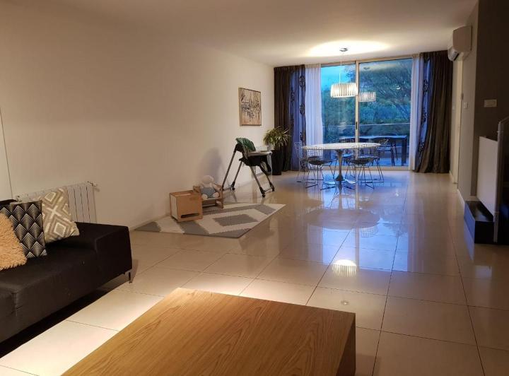 Departamento · 200m² · 4 Ambientes · 2 Cocheras