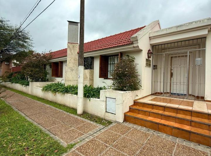 Casa · 450m² · 12 Ambientes · 4 Cocheras