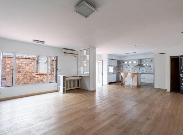 Casa · 180m² · 5 Ambientes · 2 Cocheras