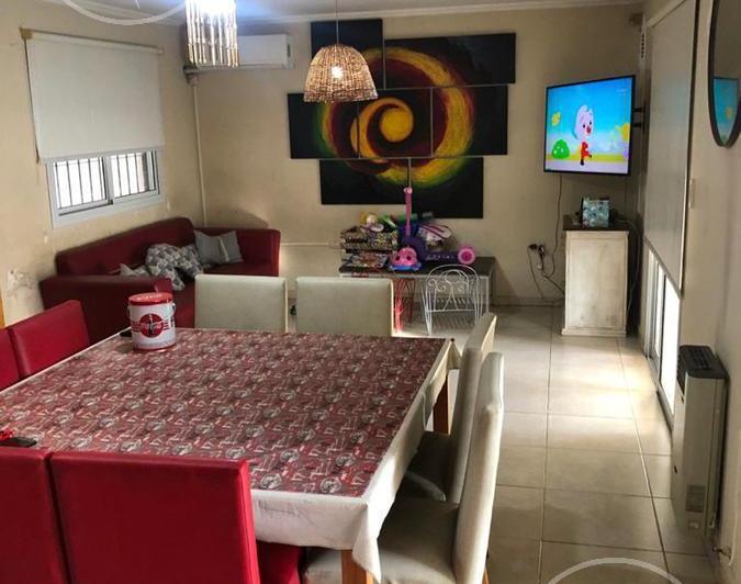 Casa · 120m² · 3 Dormitorios · 2 Cocheras
