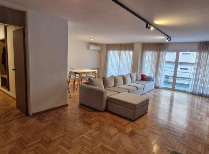 Departamento · 180m² · 8 Ambientes · 1 Cochera