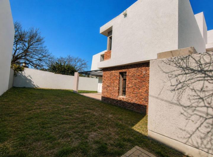 Casa · 165m² · 3 Ambientes · 2 Cocheras