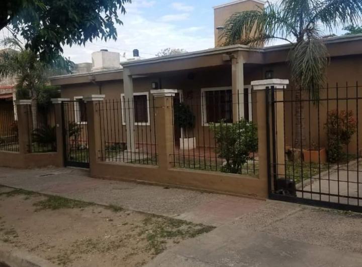 Casa · 194m² · 3 Ambientes · 3 Cocheras