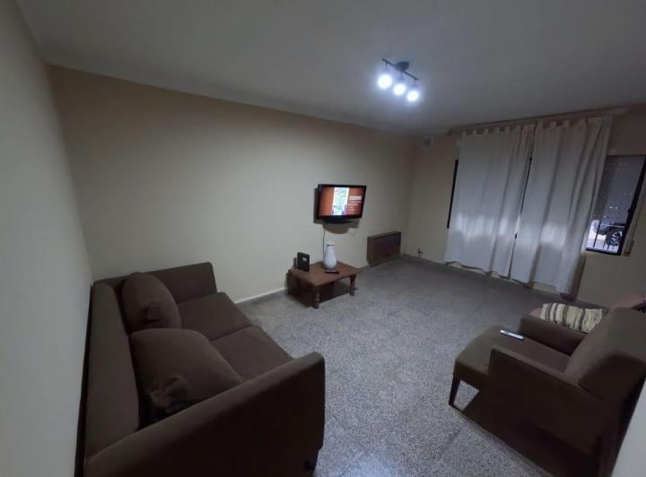Casa · 100m² · 6 Ambientes · 1 Cochera