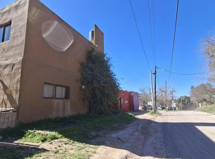 Casa · 252m² · 5 Ambientes · 1 Cochera