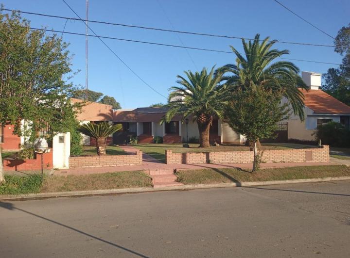 Casa · 236m² · 3 Dormitorios · 2 Cocheras