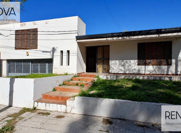 Casa · 200m² · 7 Ambientes · 2 Cocheras