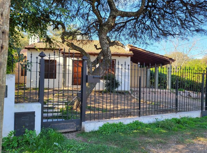 Casa · 170m² · 6 Ambientes · 2 Cocheras