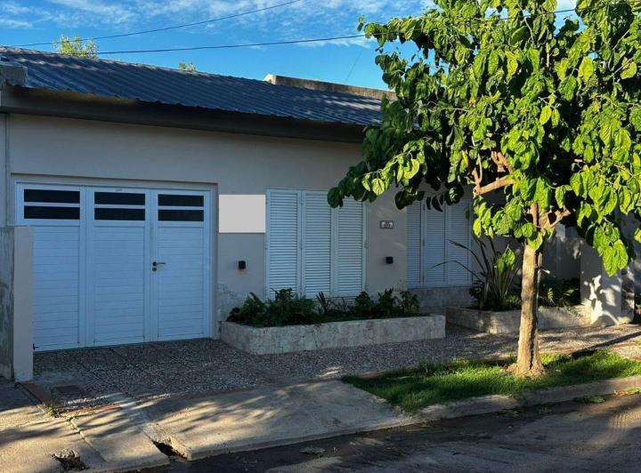 Casa · 140m² · 5 Ambientes · 1 Cochera