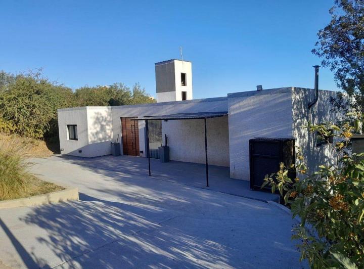 Casa · 190m² · 5 Ambientes · 2 Cocheras
