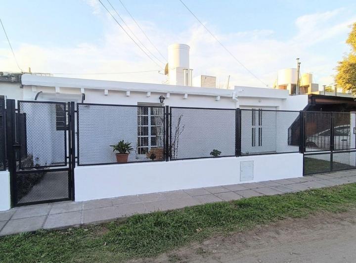Casa · 108m² · 4 Ambientes · 2 Cocheras