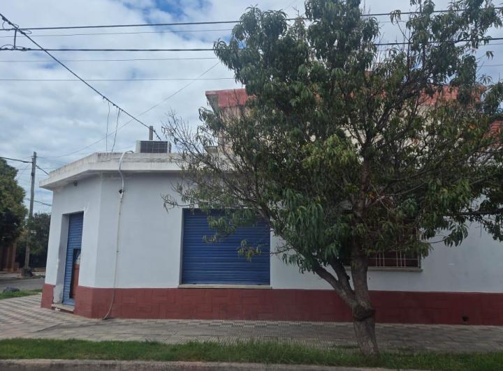 Casa · 180m² · 5 Ambientes · 1 Cochera