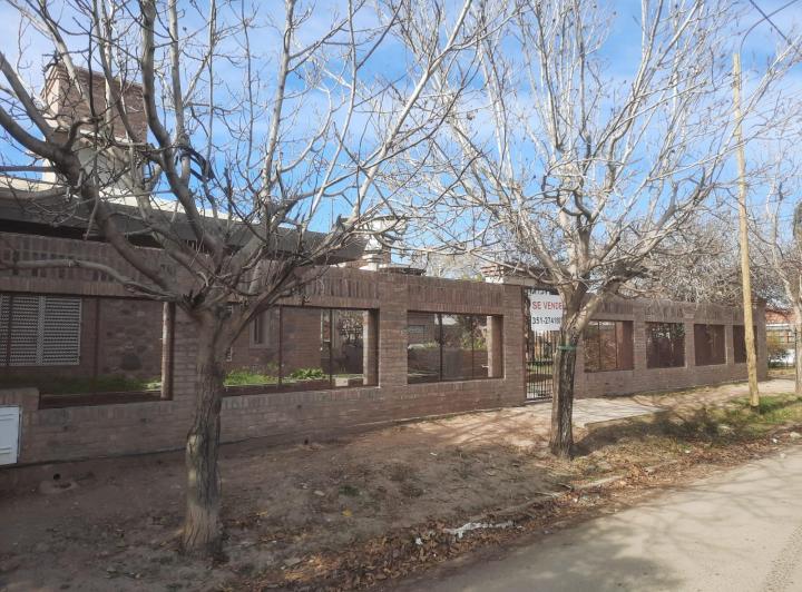 Casa · 110m² · 3 Ambientes · 1 Cochera