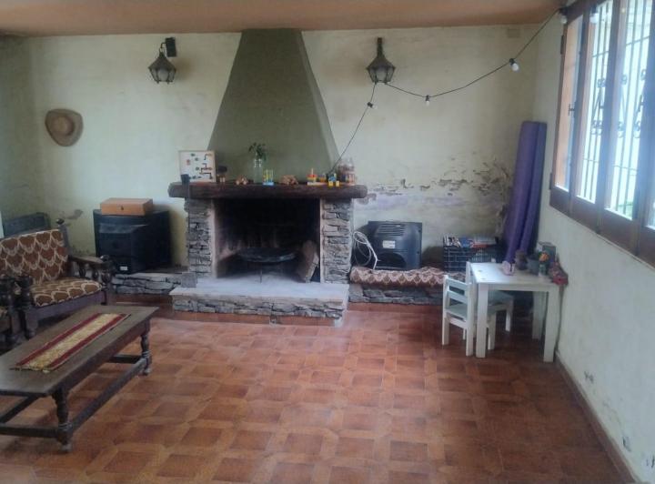 Casa · 384m² · 5 Dormitorios · 2 Cocheras
