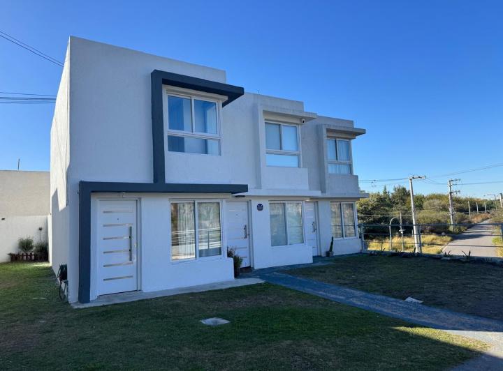 Casa · 60m² · 2 Dormitorios · 1 Cochera