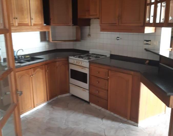 Casa · 90m² · 5 Ambientes · 1 Cochera