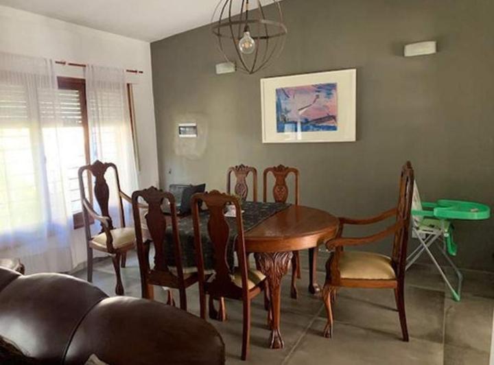 Casa · 185m² · 4 Ambientes · 1 Cochera