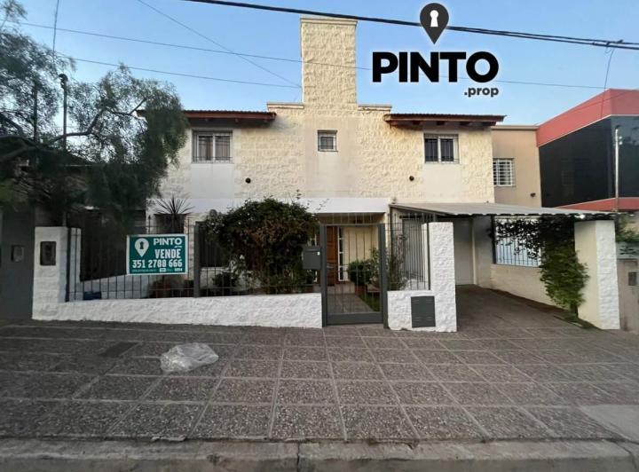 Casa · 152m² · 6 Ambientes · 1 Cochera