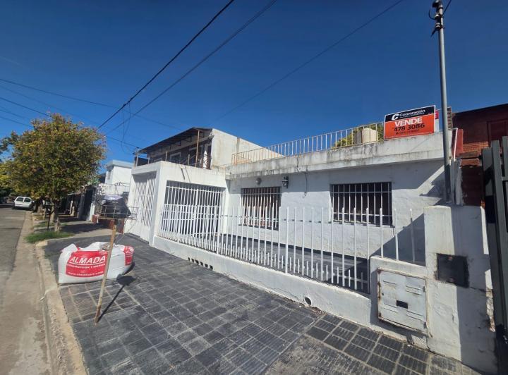 Casa · 250m² · 3 Ambientes · 1 Cochera