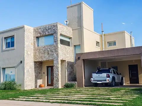 Casa en Venta en Juana Koslay, Juan Martín de Pueyrredón