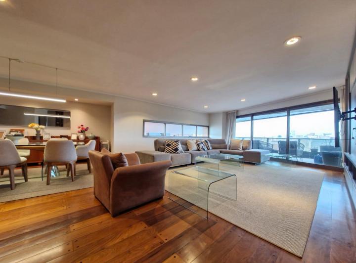 Departamento · 220m² · 5 Ambientes · 1 Cochera