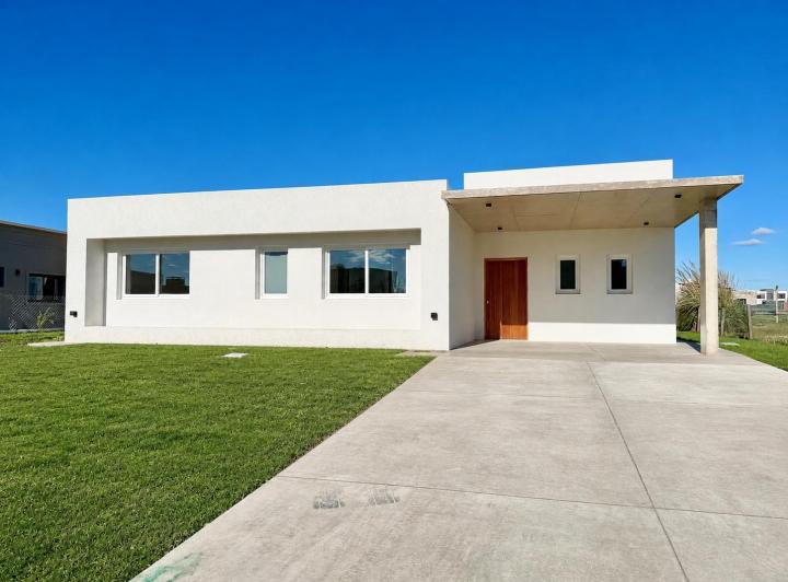 Casa · 149m² · 4 Ambientes · 2 Cocheras