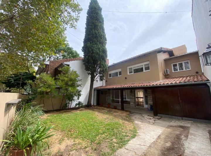 Casa · 200m² · 1 Ambiente · 2 Cocheras