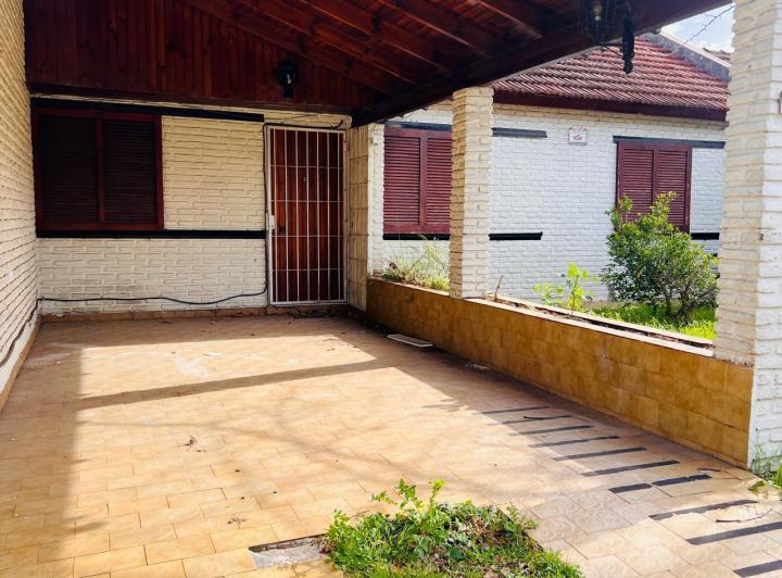 Casa · 300m² · 7 Ambientes · 1 Cochera