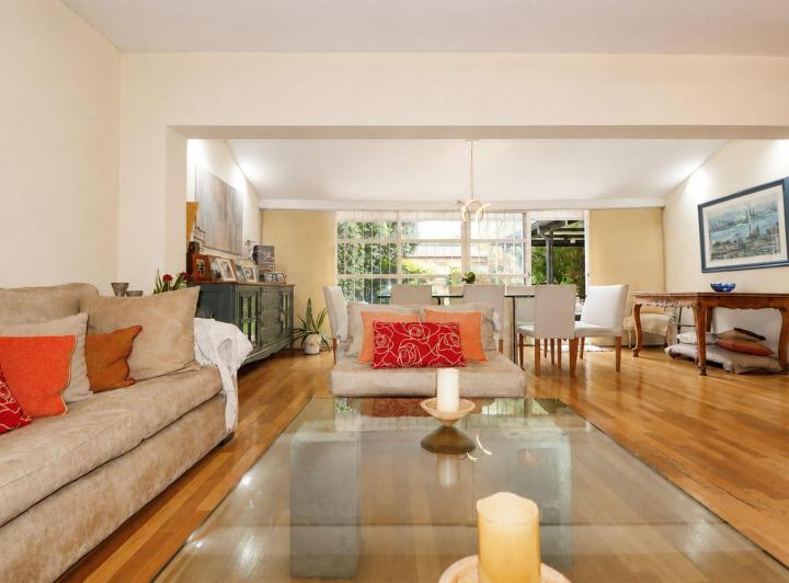 Casa · 280m² · 5 Ambientes · 3 Cocheras
