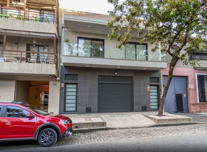 Casa · 381m² · 6 Ambientes · 3 Cocheras