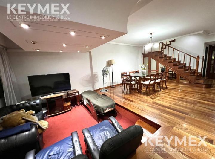 Casa · 285m² · 4 Ambientes · 3 Cocheras