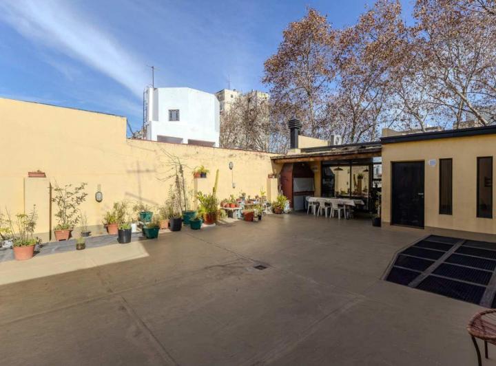Casa · 500m² · 8 Ambientes · 1 Cochera