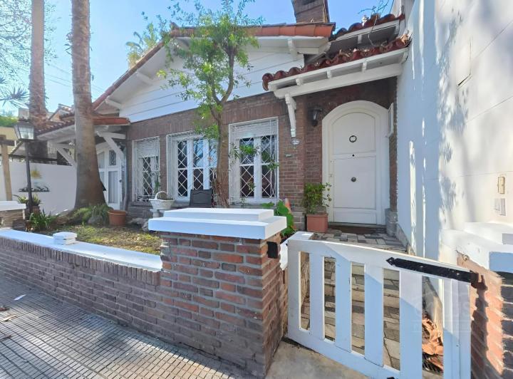 Casa · 208m² · 5 Ambientes · 1 Cochera