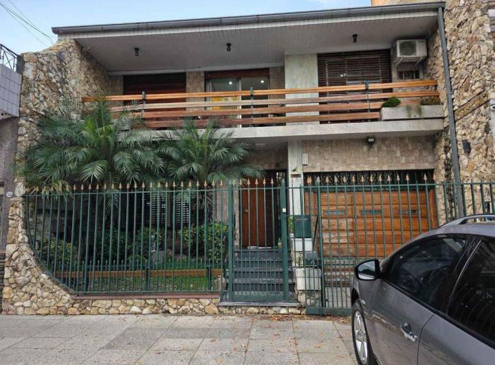 Casa · 175m² · 4 Ambientes · 2 Cocheras